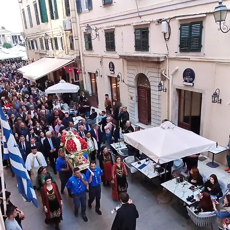 Ideally Situated Corfu Old Town Family Retreat 92m2 Appartement