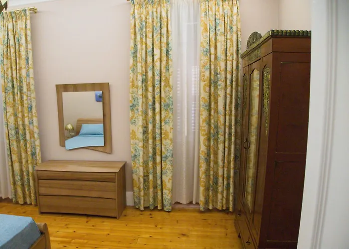 Ideally Situated Corfu Old Town Family Retreat 92m2 Apartment