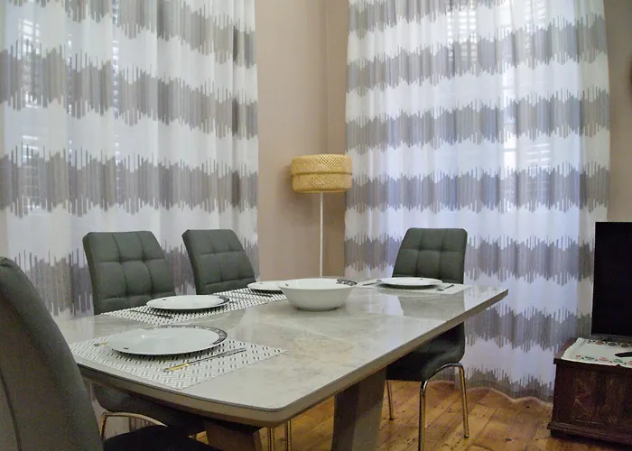 Apartment Ideally Situated Corfu Old Town Family Retreat 92m2 *